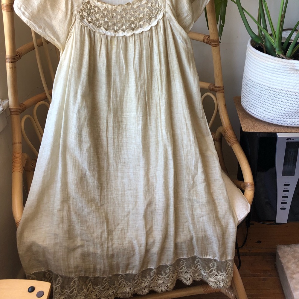 Light & airy vintage-looking, lace & silk dress